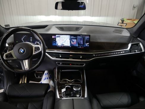 Used 2023 BMW X7 xDrive40i w/ M Sport Package AWD/4WD image 29