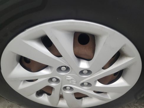 Used 2019 Hyundai Elantra SE FWD image 31