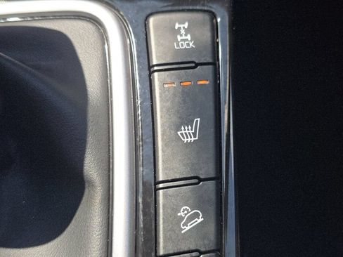 Used 2025 Kia Seltos EX AWD/4WD image 6