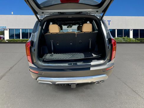 Used 2022 Kia Telluride SX w/ Towing Package FWD image 27