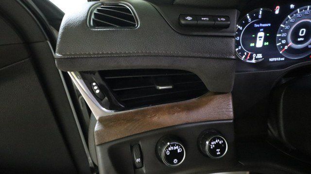 Used 2017 Cadillac Escalade Premium Luxury AWD/4WD image 25