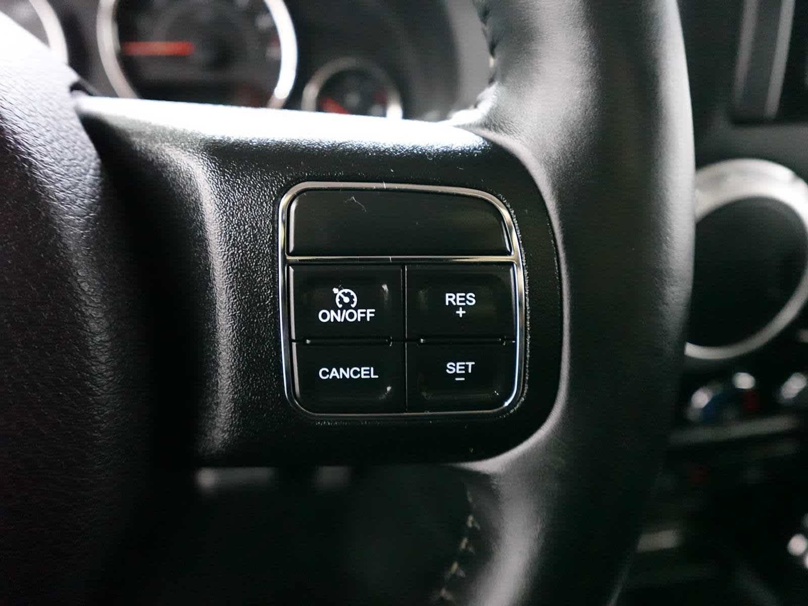 Used 2015 Jeep Wrangler Sahara w/ Dual Top Group AWD/4WD image 18