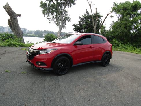Used 2022 Honda HR-V Sport image 2