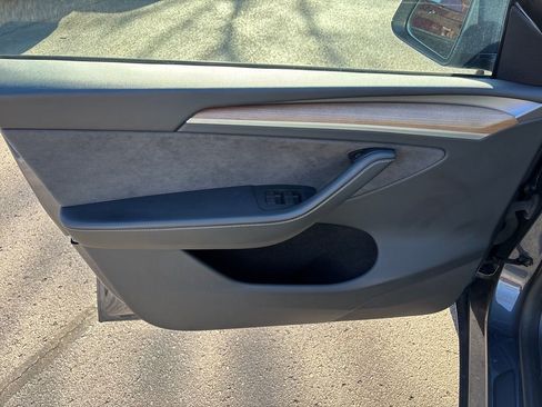 Used 2023 Tesla Model Y Long Range image 10