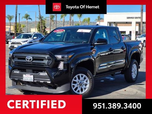 Used 2025 Toyota Tacoma SR5 image 1