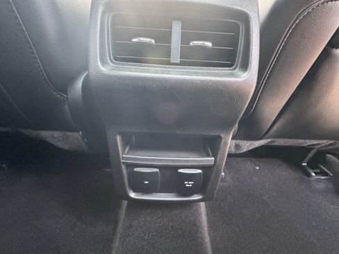 Used 2015 Ford Edge SEL w/ Equipment Group 201A FWD image 17