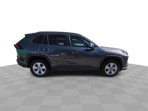 Used 2020 Toyota RAV4 XLE w/ Convenience Package image 9