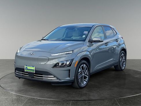 Used 2023 Hyundai Kona Limited w/ Cargo Package FWD image 3