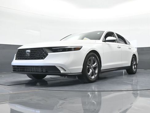 Used 2024 Honda Accord EX image 54