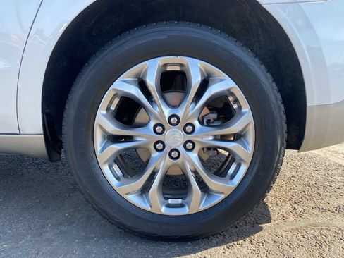 Used 2019 Buick Enclave Avenir w/ Avenir Technology Package FWD image 32