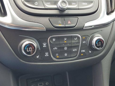 Used 2024 Chevrolet Equinox LT FWD image 16