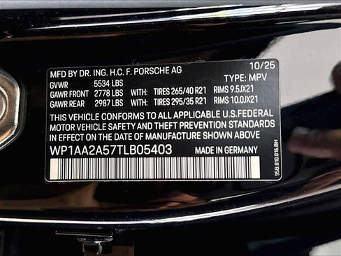 Used 2026 Porsche Macan AWD/4WD image 35