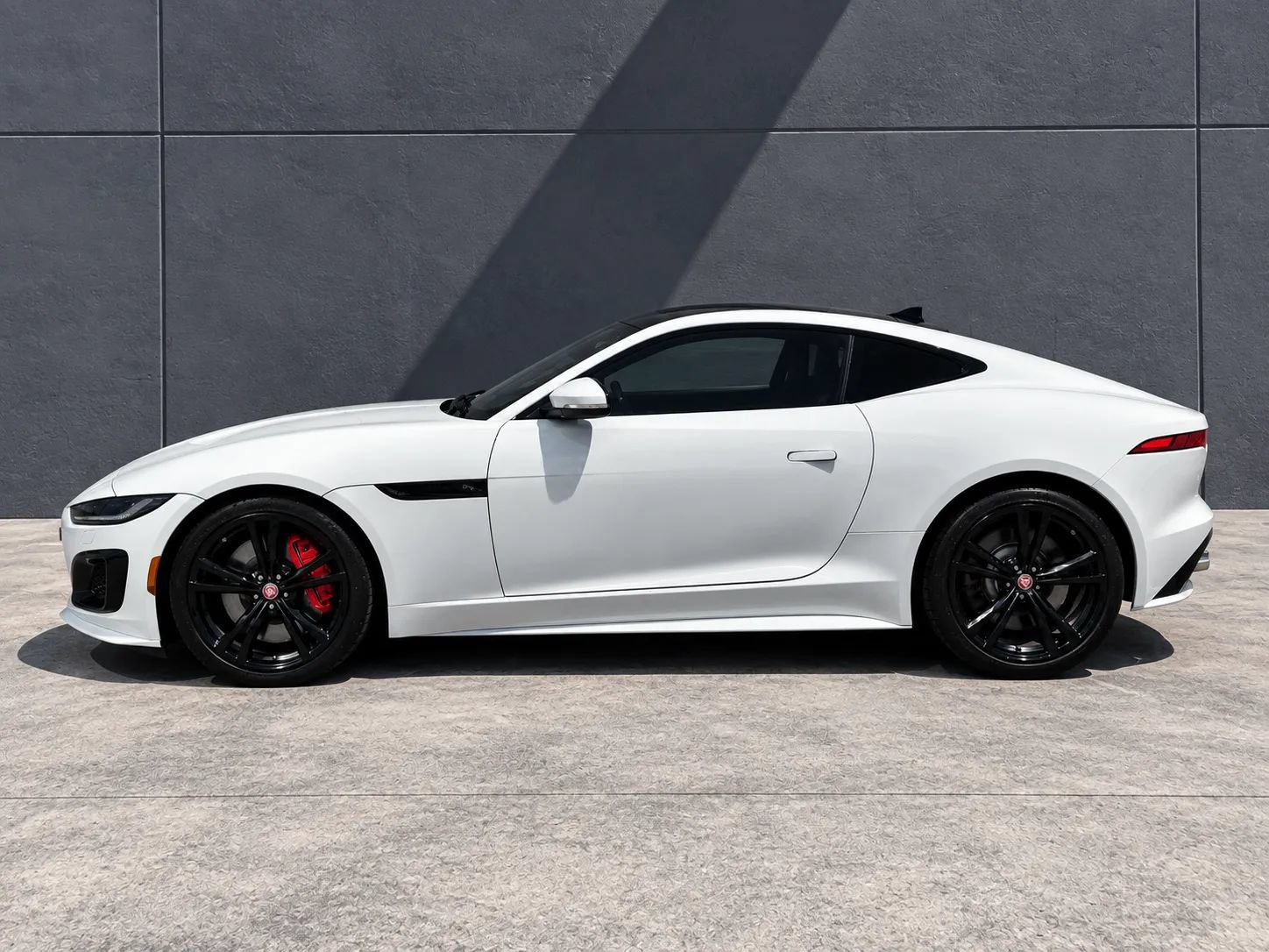 Used 2021 Jaguar F-TYPE R AWD/4WD image 6