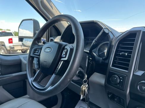 Used 2020 Ford F250 XL w/ Power Equipment Group image 18