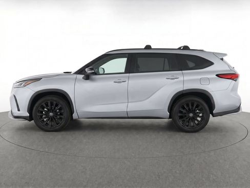 Used 2023 Toyota Highlander XSE AWD/4WD image 6