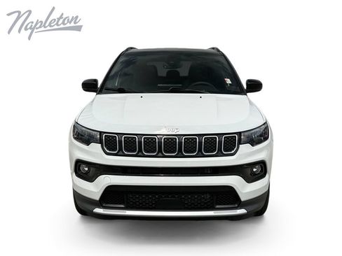 Used 2023 Jeep Compass Limited w/ Sun and Sound Group AWD/4WD image 9