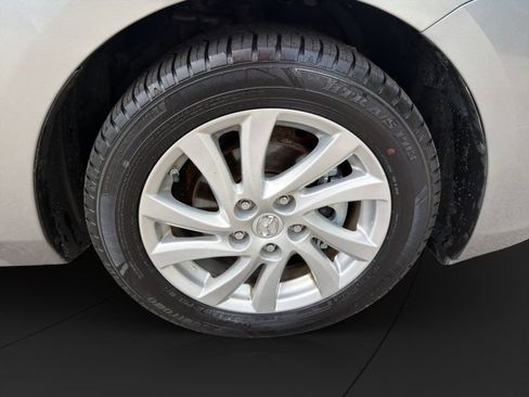 Used 2012 MAZDA MAZDA3 i Touring FWD image 24