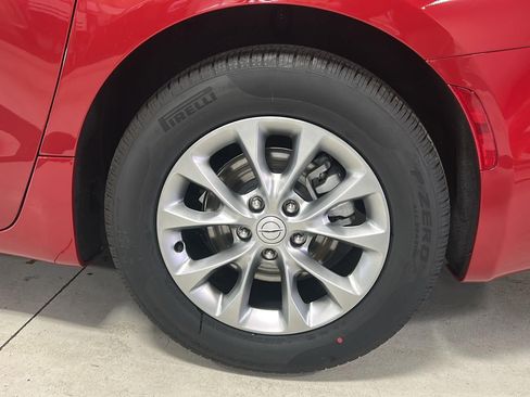 New 2026 Chrysler Pacifica Limited image 24