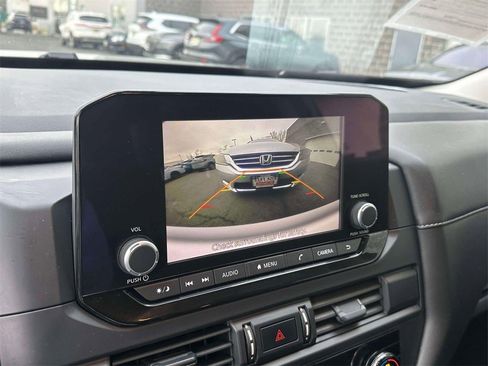 Certified 2024 Nissan Pathfinder S image 26