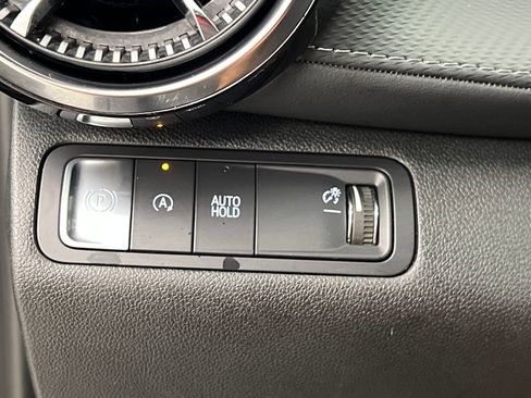 Used 2025 Chevrolet Equinox LT FWD image 38