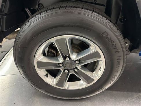 Certified 2022 Jeep Wrangler Unlimited Sahara image 30