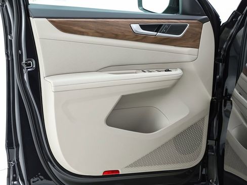 New 2026 Volkswagen Atlas SE image 18