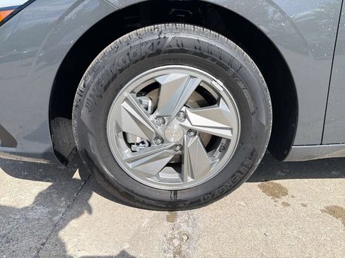 New 2026 Hyundai Elantra SE FWD image 16