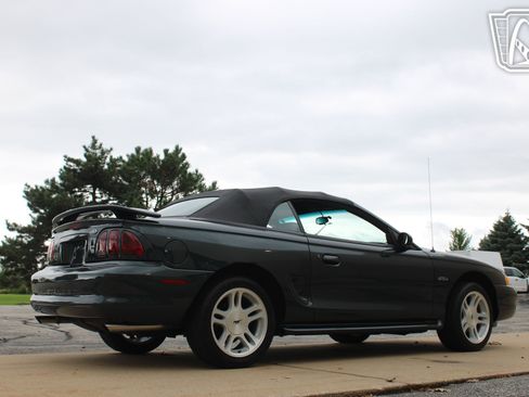 Used 1998 Ford Mustang GT RWD image 31