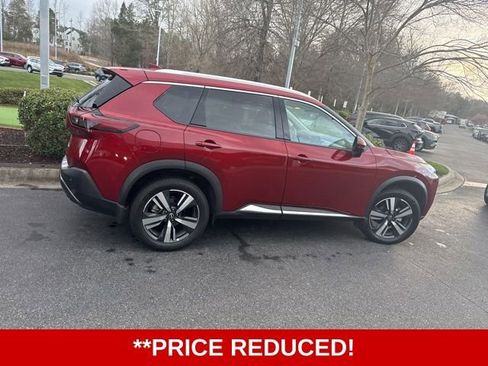 Used 2023 Nissan Rogue SL image 2