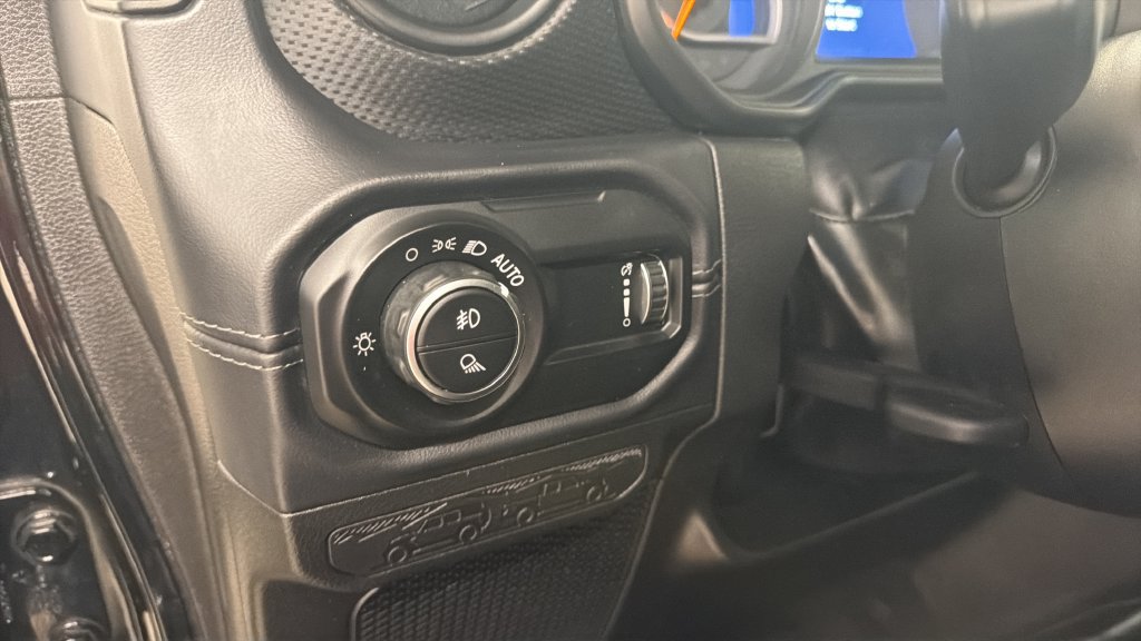 Used 2026 Jeep Gladiator Mojave AWD/4WD image 15