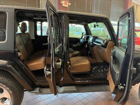 Used 2016 Jeep Wrangler Unlimited Sahara w/ Max Tow Package AWD/4WD image 40