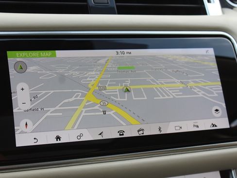 Used 2022 Land Rover Range Rover Sport HST image 10