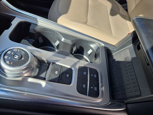 Used 2020 Ford Explorer Limited RWD image 31