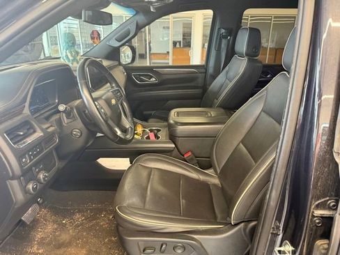 Used 2023 Chevrolet Suburban Premier RWD image 10