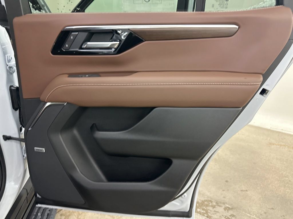 New 2026 Chevrolet Tahoe High Country AWD/4WD image 23