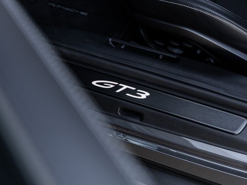 Certified 2022 Porsche 911 GT3 Touring image 30
