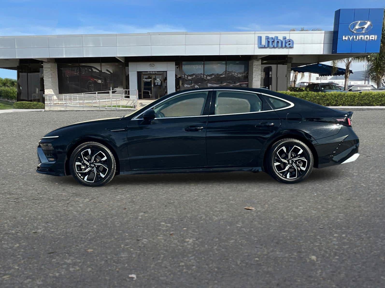 Used 2025 Hyundai Sonata SEL FWD image 6