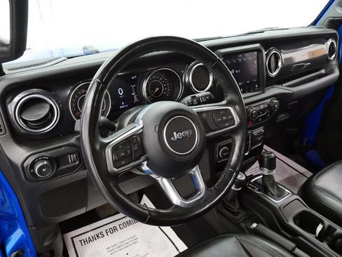 Used 2023 Jeep Wrangler Unlimited Sahara AWD/4WD image 11