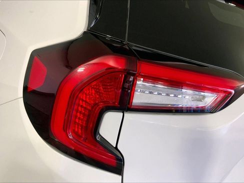 Used 2024 GMC Terrain SLE AWD/4WD image 27