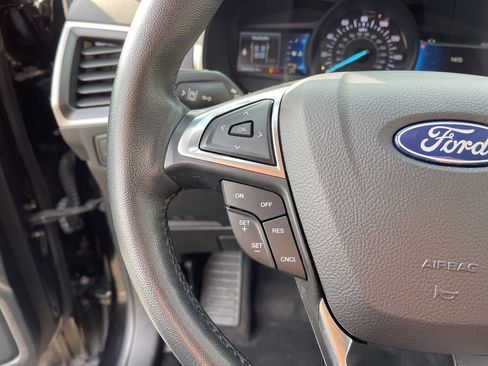 Used 2024 Ford Edge SEL image 16