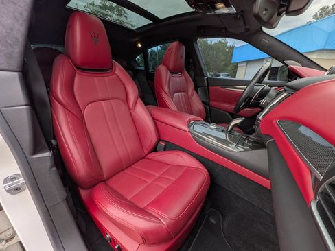 Used 2019 Maserati Levante GTS AWD/4WD image 9