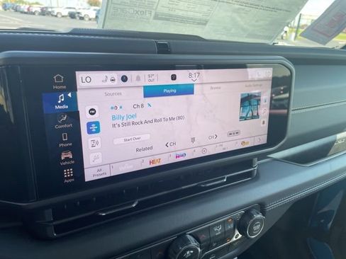 New 2025 Jeep Gladiator Sport image 17