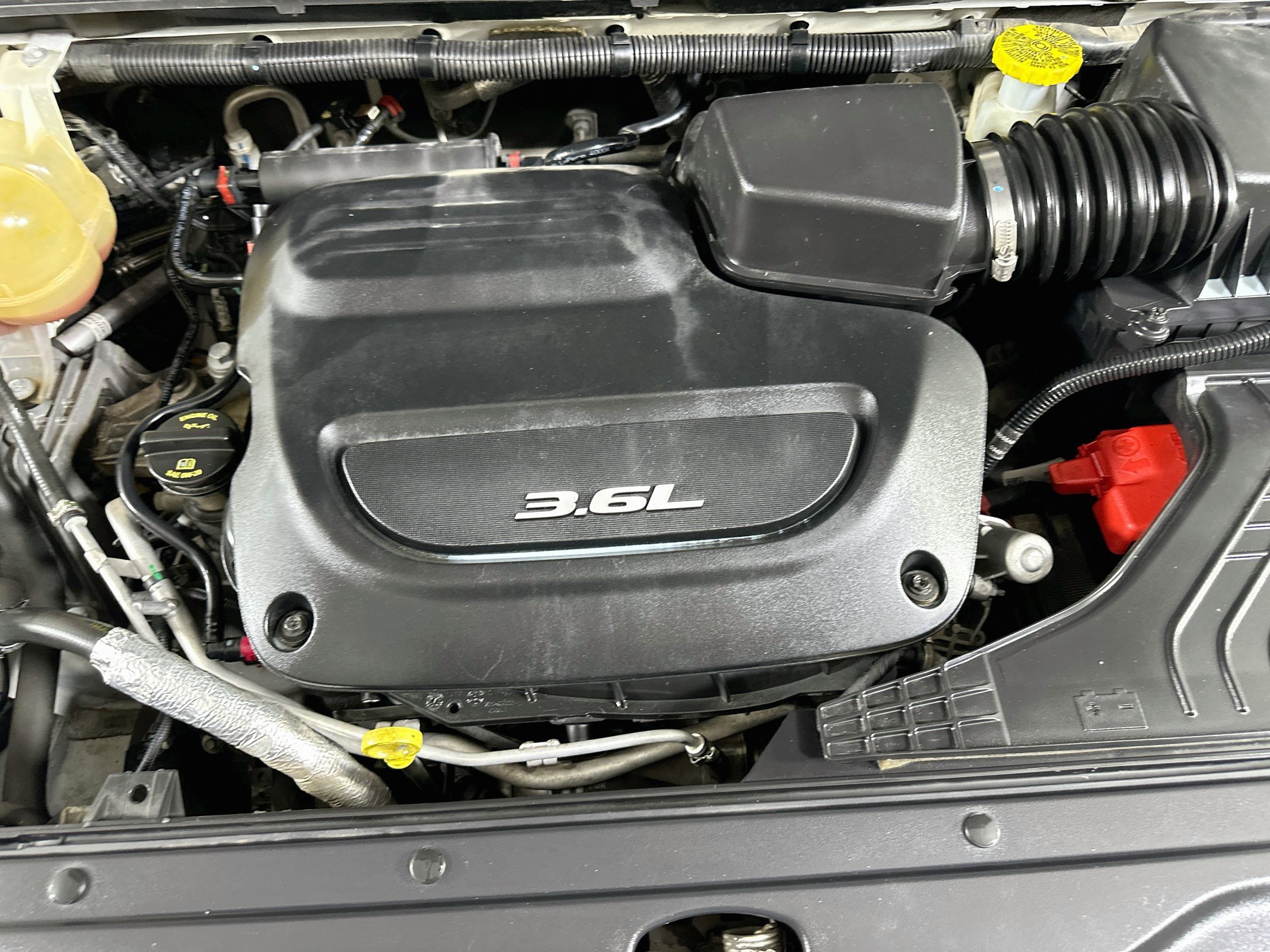 Used 2018 Chrysler Pacifica Touring Plus w/ Tire & Wheel Group FWD image 30