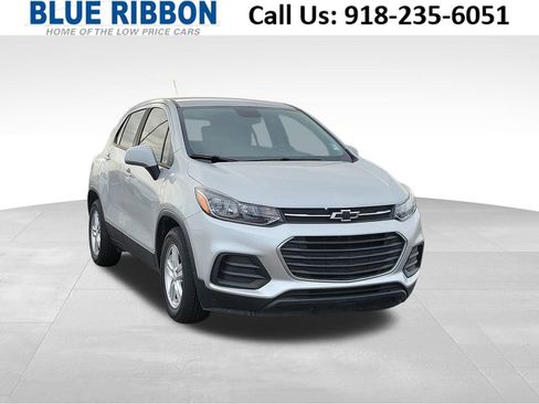 Used 2020 Chevrolet Trax LS w/ Tint and Cruise Package image 1