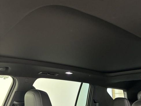 Used 2025 Chevrolet Traverse High Country image 12