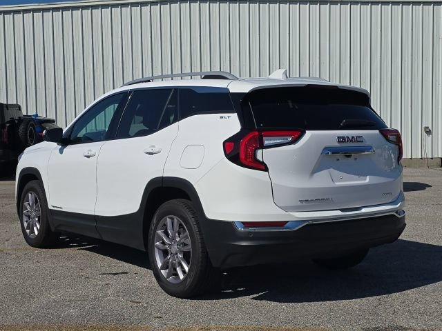 Used 2023 GMC Terrain SLT w/ Tech Package AWD/4WD image 3