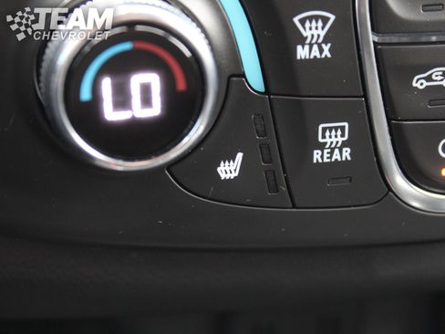 Used 2023 Chevrolet Traverse LT AWD/4WD image 16