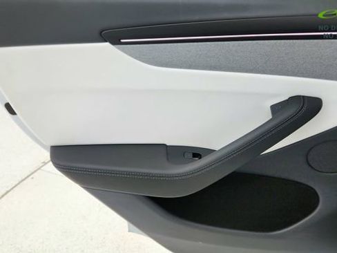 Used 2026 Tesla Model Y Long Range RWD image 30