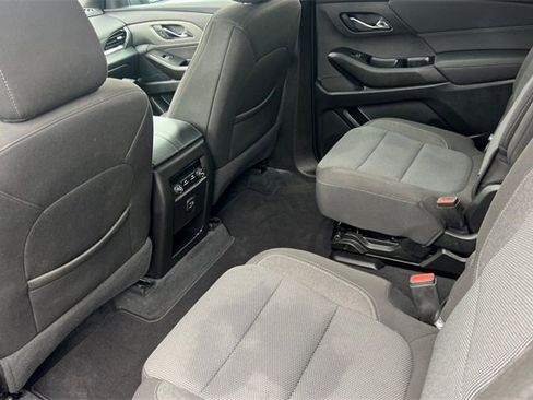 Used 2023 Chevrolet Traverse LT image 14