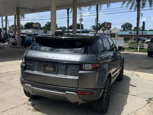Used 2019 Land Rover Range Rover Evoque SE AWD/4WD image 4